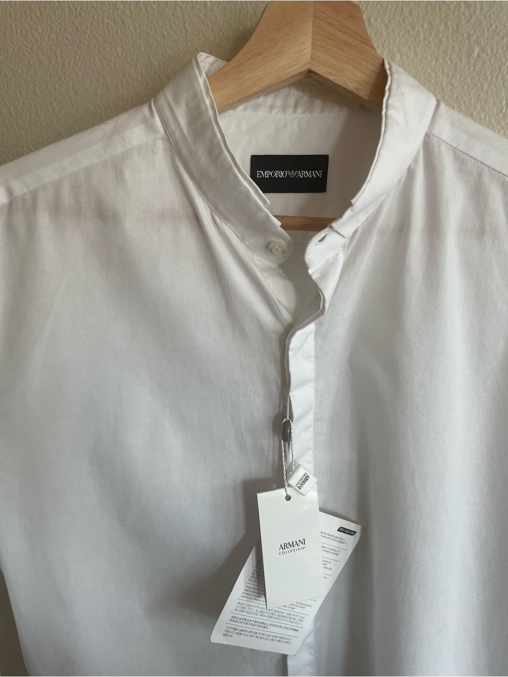 Emporio Armani Men's White Mandarin-Collar Shirt size 41 / 16. Italian designer